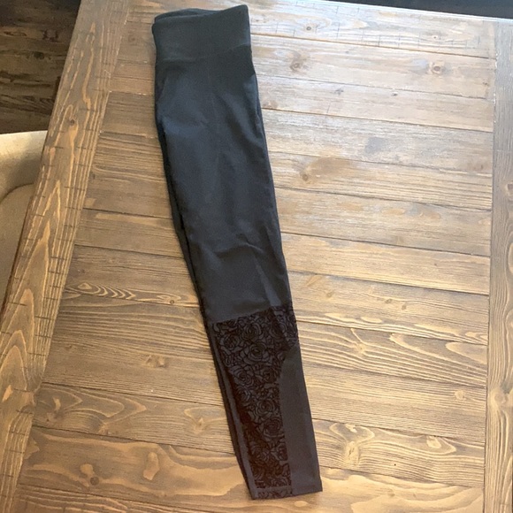 Fabletics Leggings - Size L - Picture 2 of 5